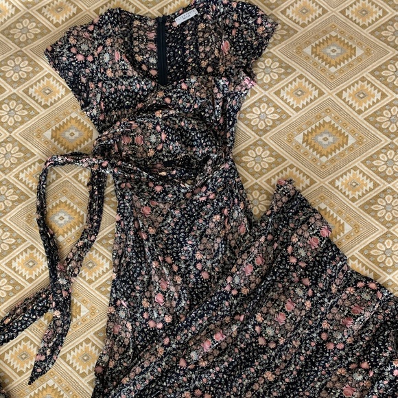 Floral Wrap Dress // - Picture 5 of 8